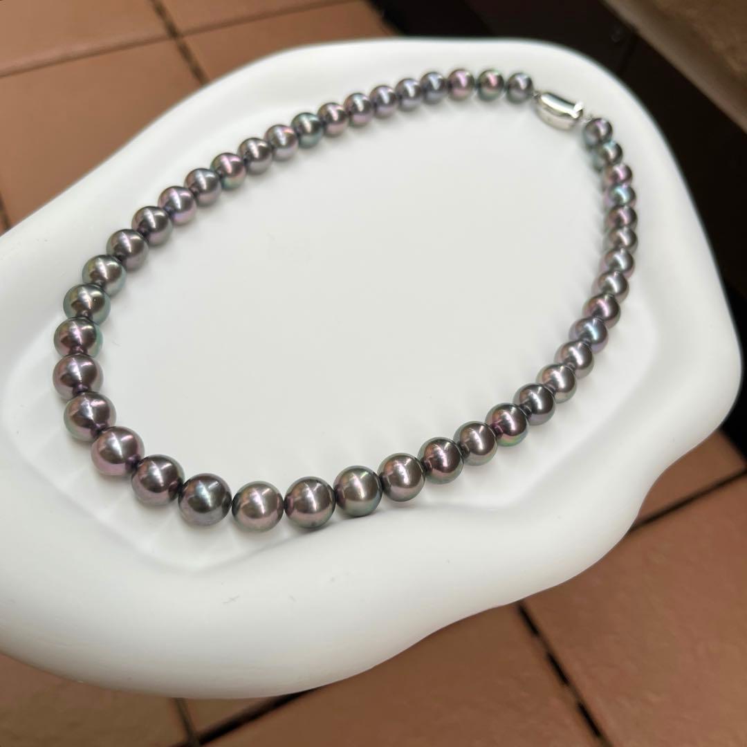 Akoya genuine pearl necklace with black pearls showing slight red hue, 9-9.5mm, 43cm length with case