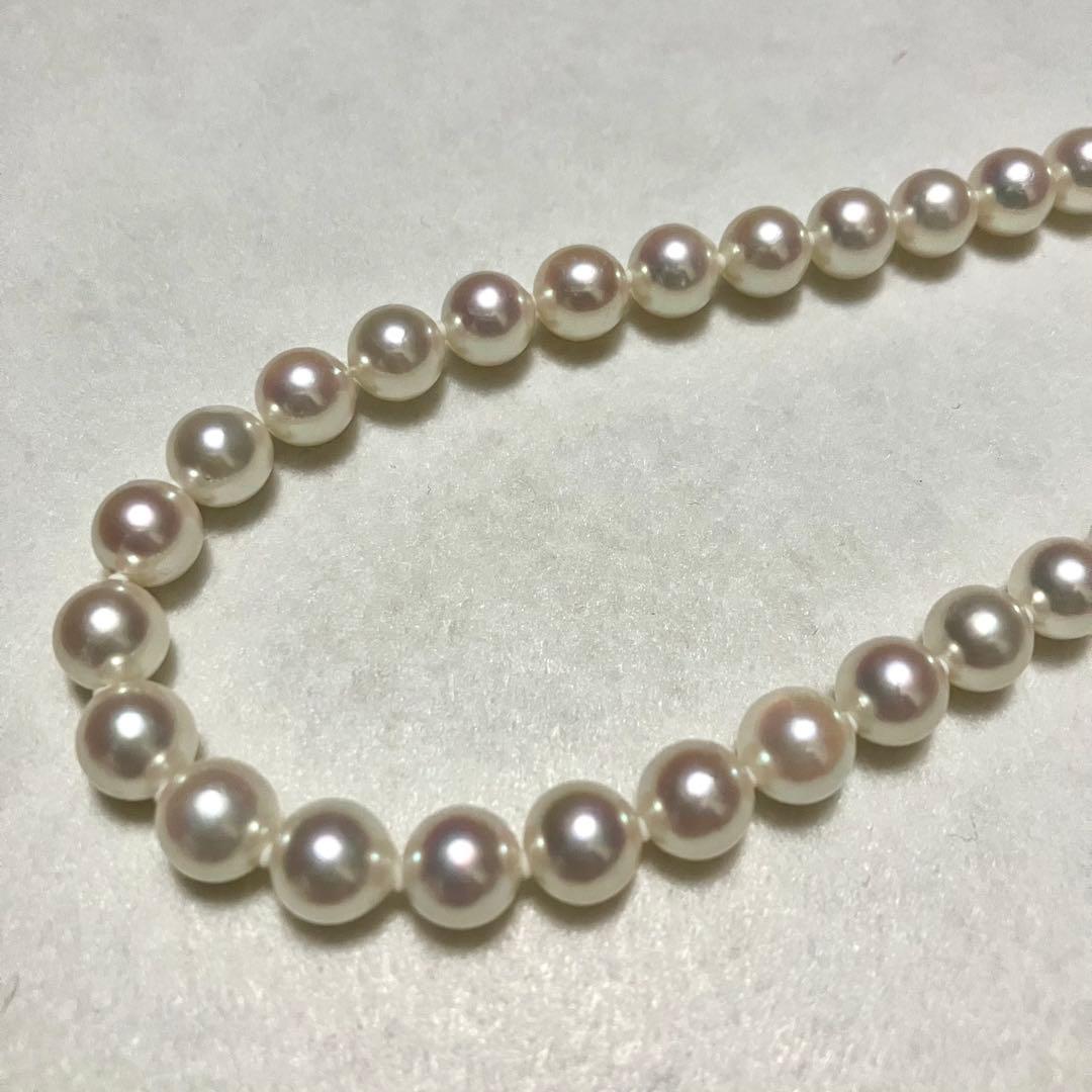 Akoya pearl necklace with cushion-shaped natural white pearls and push-type silver clasp, 43.5 cm long
