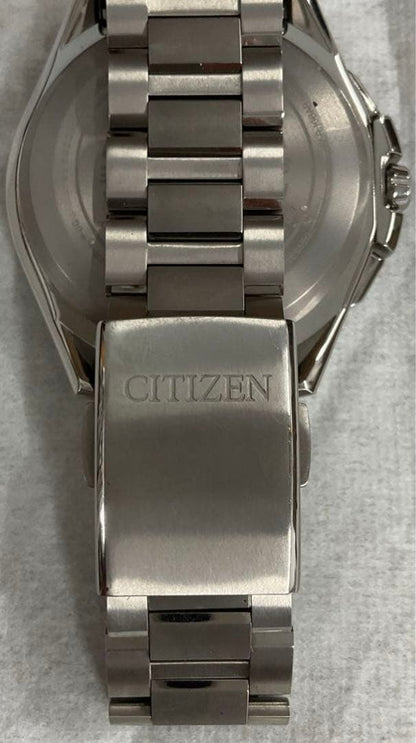 Citizen F900-T021531 Solar Men's Watch — Japanese