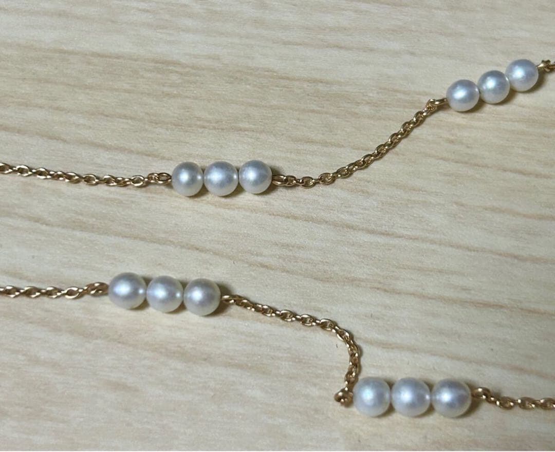 TASAKI Freshwater Pearl K18 Station Necklace with white pearls on a 38cm gold station chain