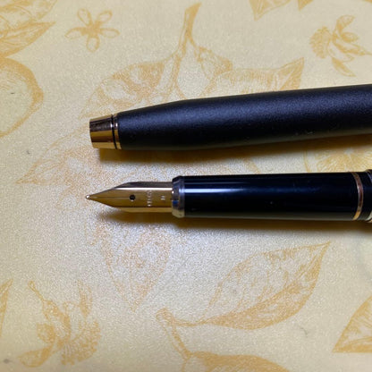 New unused CROSS Fountain Pen Classic BLACK 2506 with included box