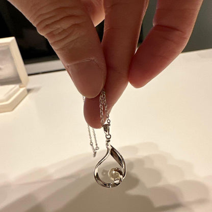 Mikimoto Pearl Necklace white pearls from 2024 with original box in pristine condition