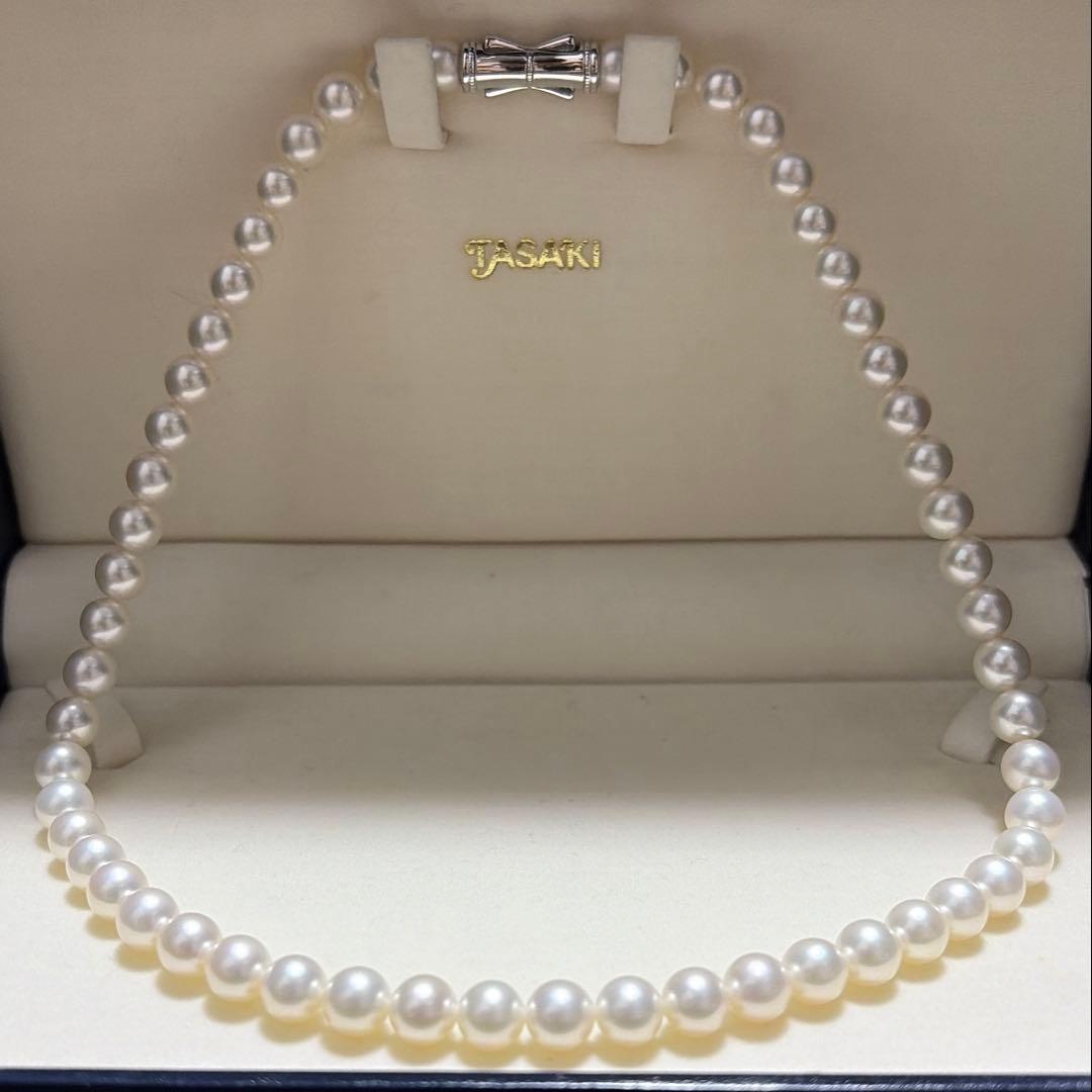 TASAKI Akoya Pearl Necklace featuring 7.5mm genuine pearls on a 42.5 cm ribbon chain with high luster
