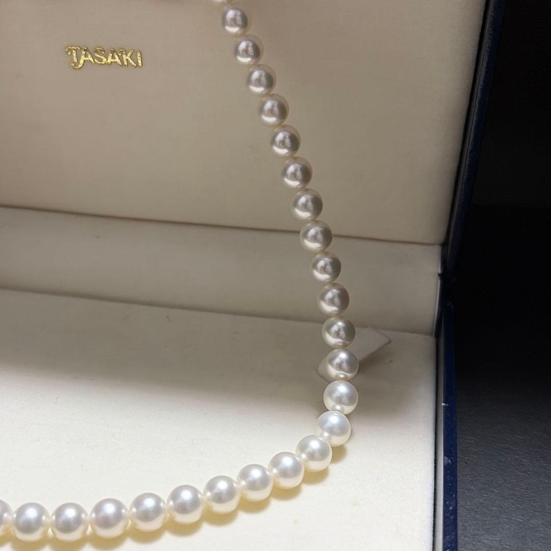TASAKI Akoya Pearl Necklace featuring 7.5mm genuine pearls on a 42.5 cm ribbon chain with high luster