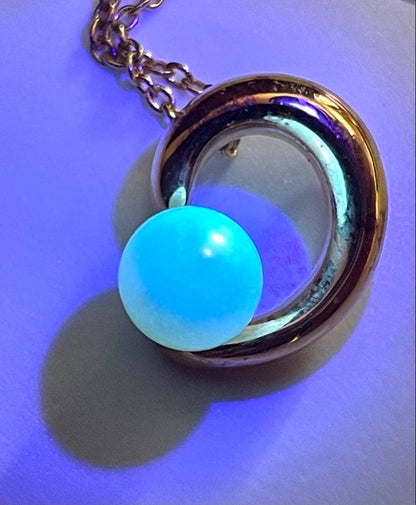 TASAKI pearl necklace in gold color with mother of pearl, displayed with box and guarantee