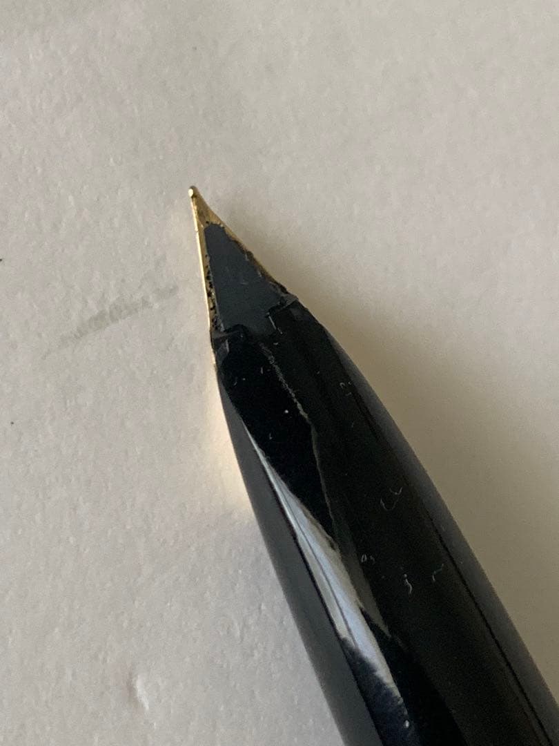 Used Pilot Desk Pen 2-piece fountain pen set with slightly tarnished tip