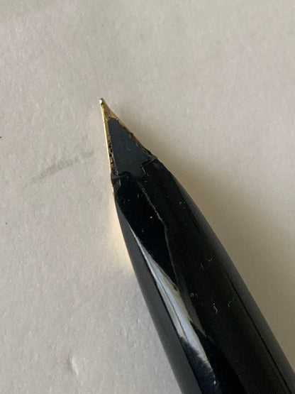 Used Pilot Desk Pen 2-piece fountain pen set with slightly tarnished tip