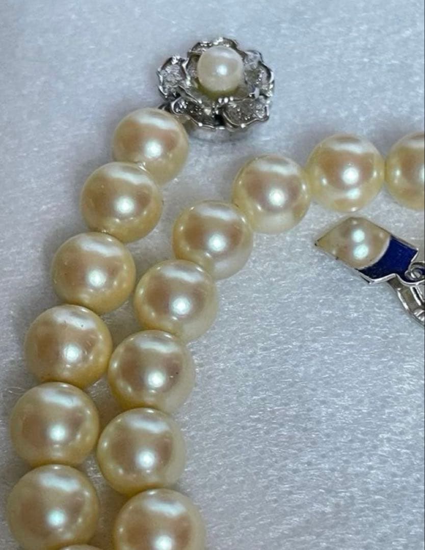 Pink pearl necklace with 9mm cowrie pearls in champagne gold color and silver clasp, 39cm length