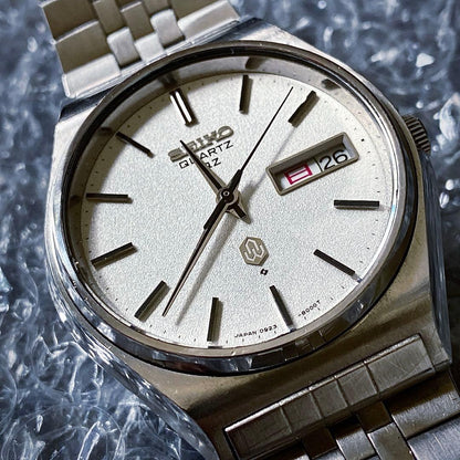 SEIKO QZ梨地ダイヤルデイデイト 1975 Automatic Men's Watch — Japanese