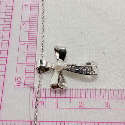 MIKIMOTO Silver Akoya Pearl Cross Necklace with 39.5 cm silver chain and elegant pearl pendant