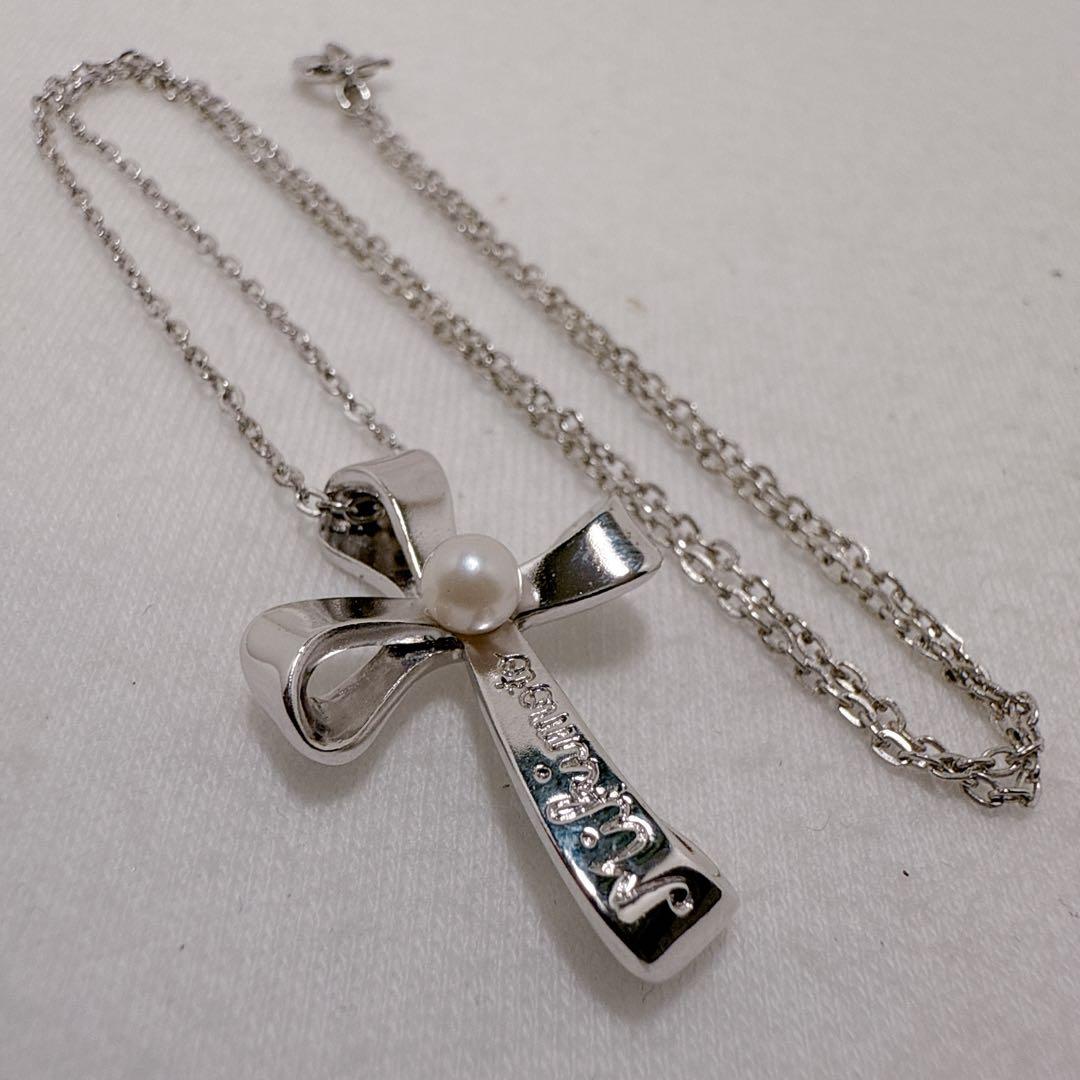 MIKIMOTO Silver Akoya Pearl Cross Necklace with 39.5 cm silver chain and elegant pearl pendant