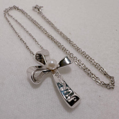 MIKIMOTO Silver Akoya Pearl Cross Necklace with 39.5 cm silver chain and elegant pearl pendant
