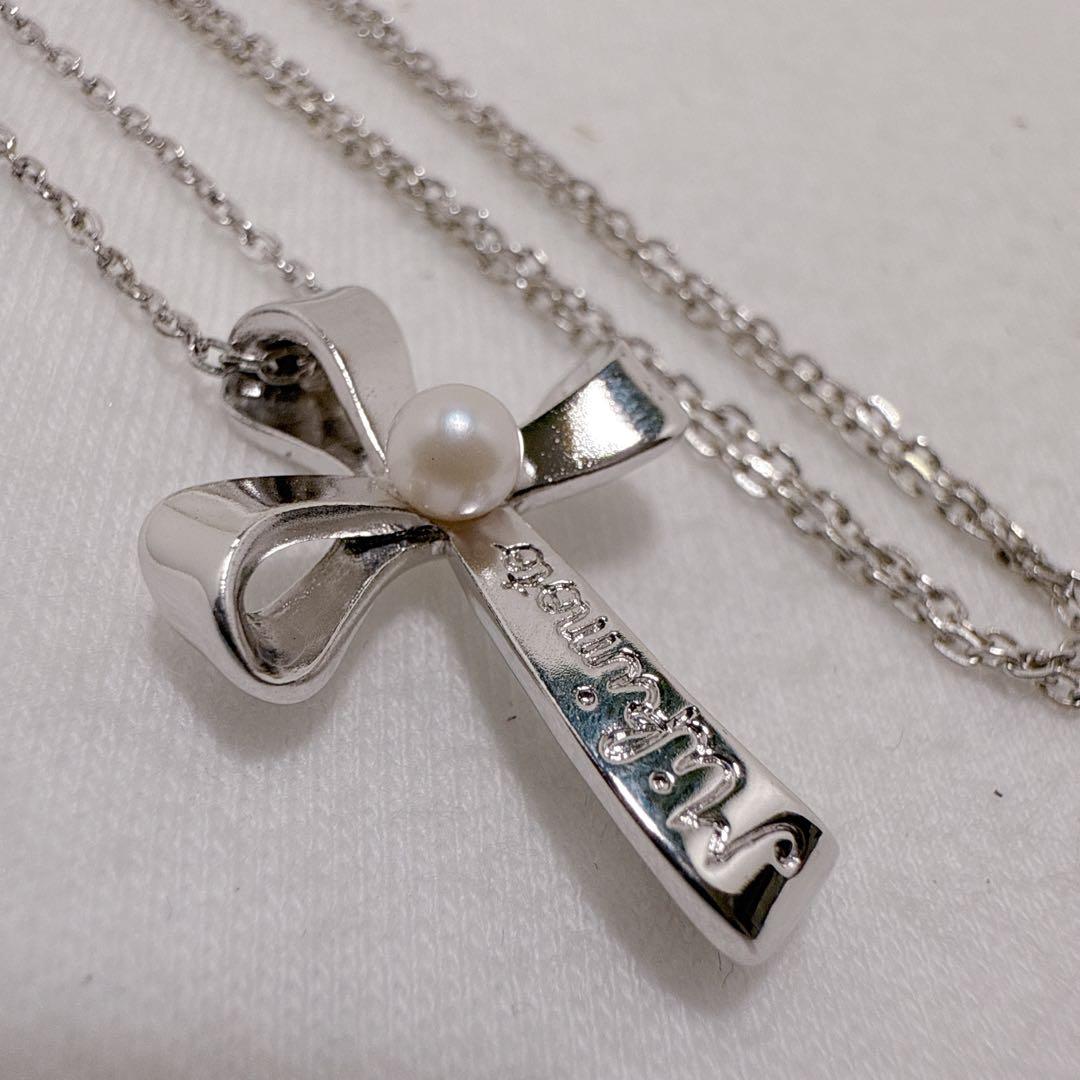MIKIMOTO Silver Akoya Pearl Cross Necklace with 39.5 cm silver chain and elegant pearl pendant