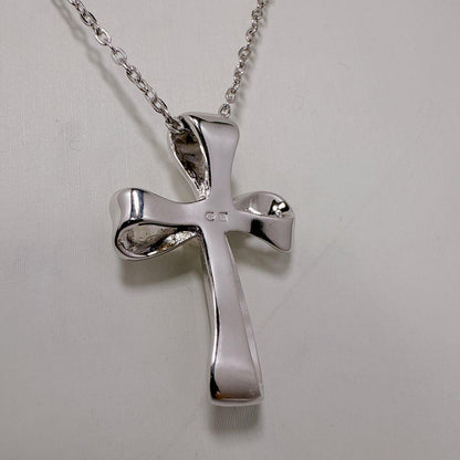 MIKIMOTO Silver Akoya Pearl Cross Necklace with 39.5 cm silver chain and elegant pearl pendant