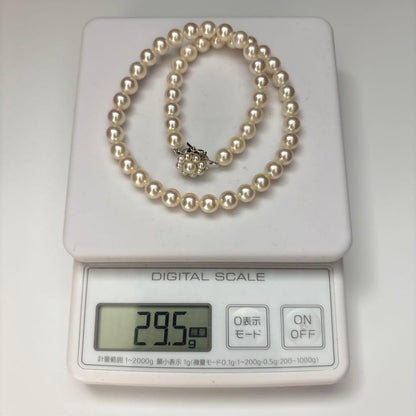 K14WG Aurora Interference Color Akoya Pearl Necklace with 7.5mm white saltwater pearls by TASAKI