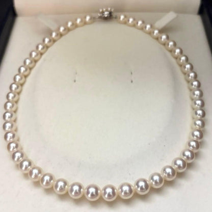 K14WG Aurora Interference Color Akoya Pearl Necklace with 7.5mm white saltwater pearls by TASAKI
