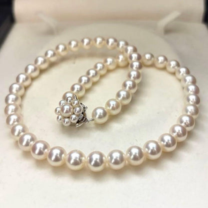 K14WG Aurora Interference Color Akoya Pearl Necklace with 7.5mm white saltwater pearls by TASAKI