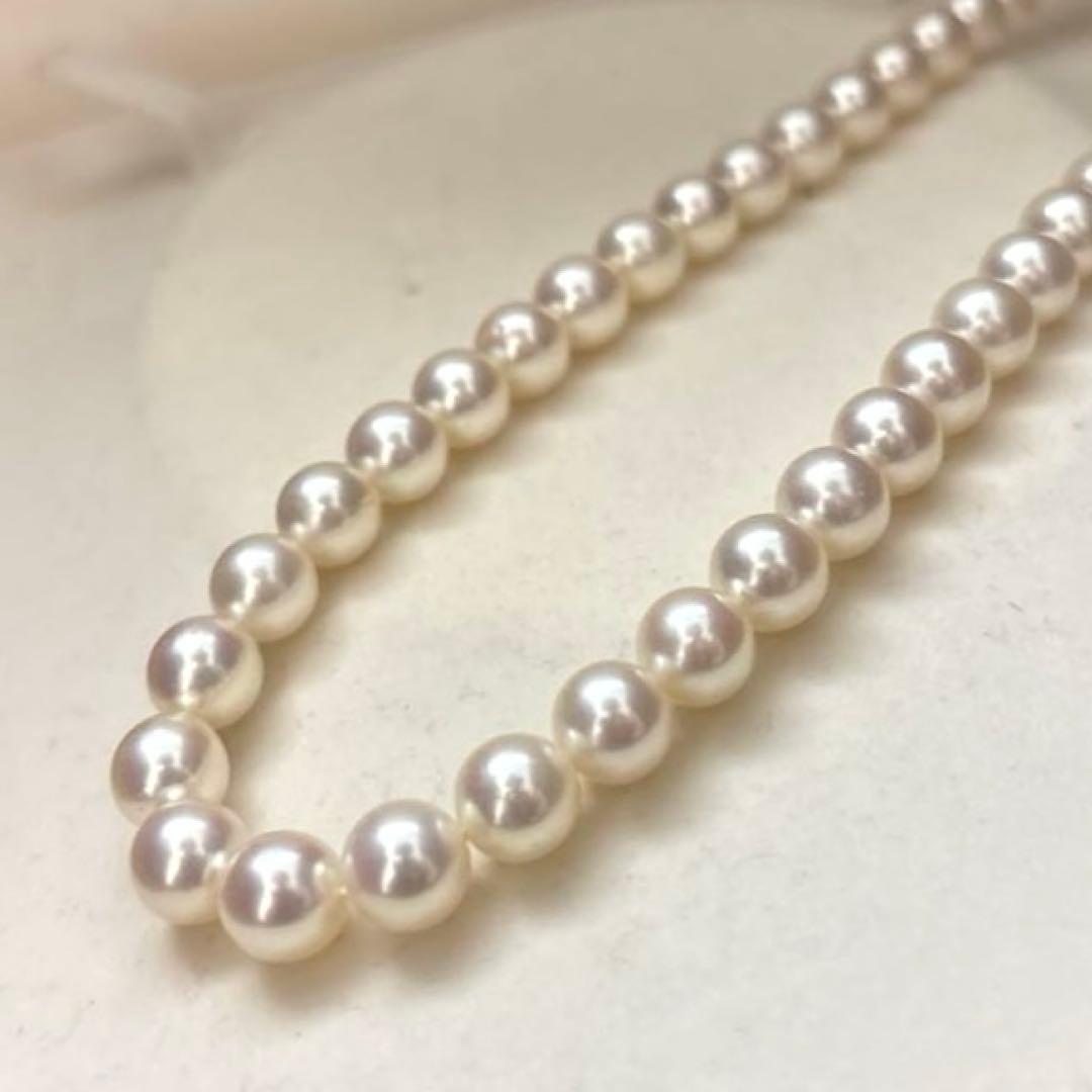 K14WG Aurora Interference Color Akoya Pearl Necklace with 7.5mm white saltwater pearls by TASAKI