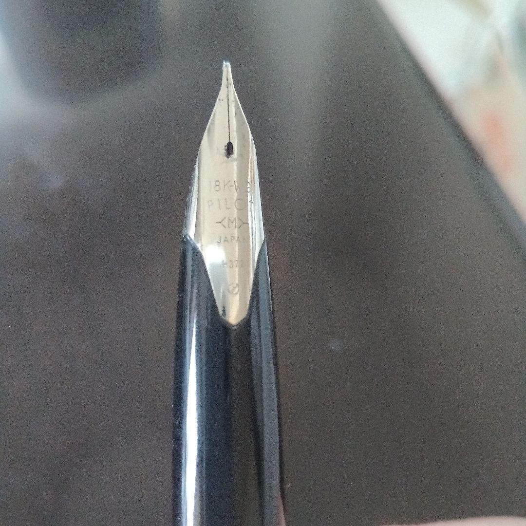 Vintage PILOT 88 fountain pen in silver metal with medium (M) nib size