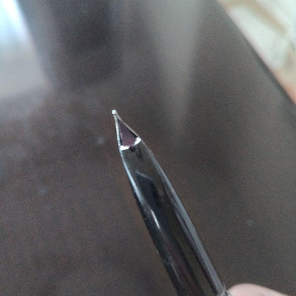 Vintage PILOT 88 fountain pen in silver metal with medium (M) nib size