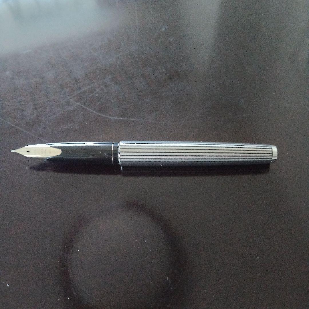 Vintage PILOT 88 fountain pen in silver metal with medium (M) nib size