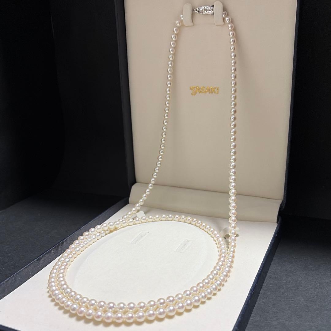 Tasaki Akoya pearl long necklace with 5.5-6mm pearls measuring 109 cm in length