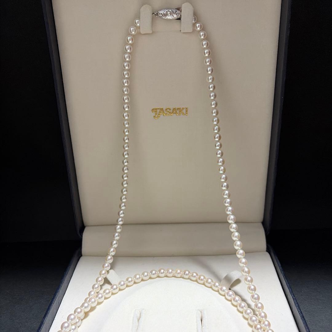 Tasaki Akoya pearl long necklace with 5.5-6mm pearls measuring 109 cm in length