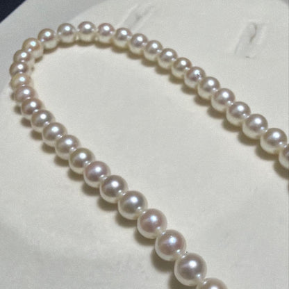 Tasaki Akoya pearl long necklace with 5.5-6mm pearls measuring 109 cm in length