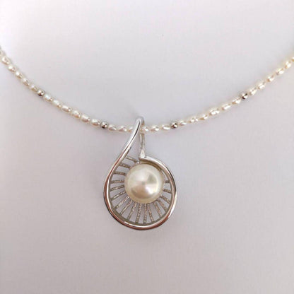 Akoya and Freshwater Pearl Necklace featuring 8.5-9 mm pearls on a 41.5 cm plus 5 cm chain