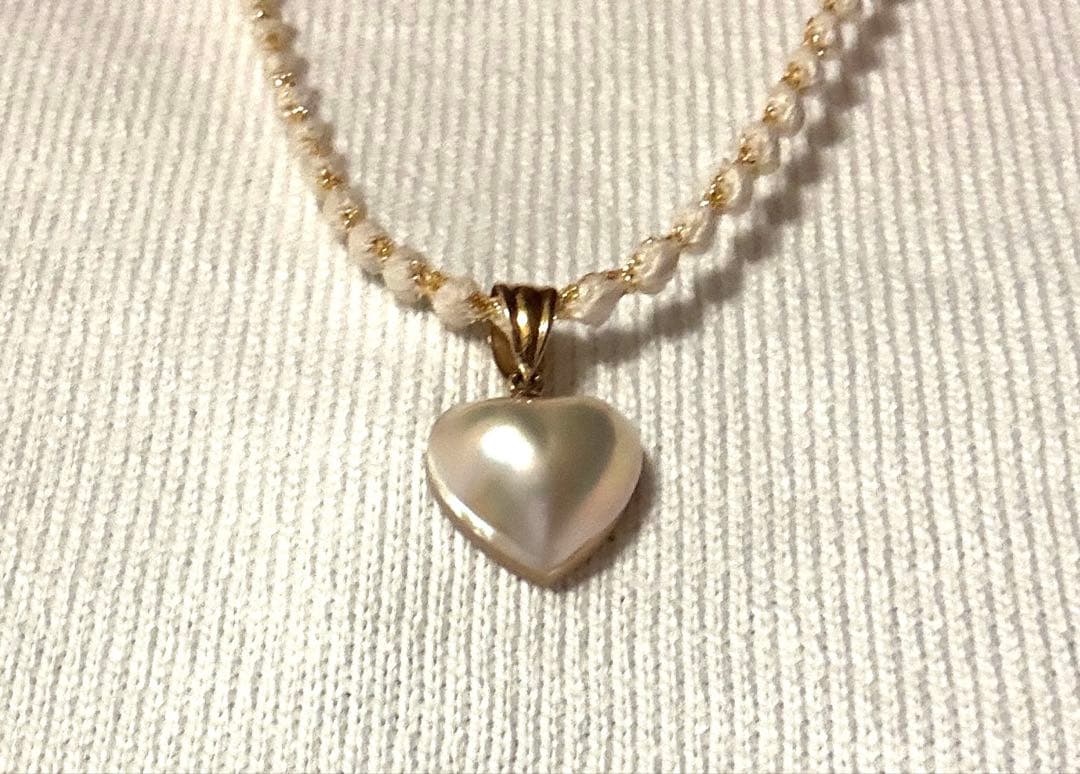 Tasaki Maeboule Pearl Heart pendant top in 18K yellow gold with V-shaped bail and 12mm pearl