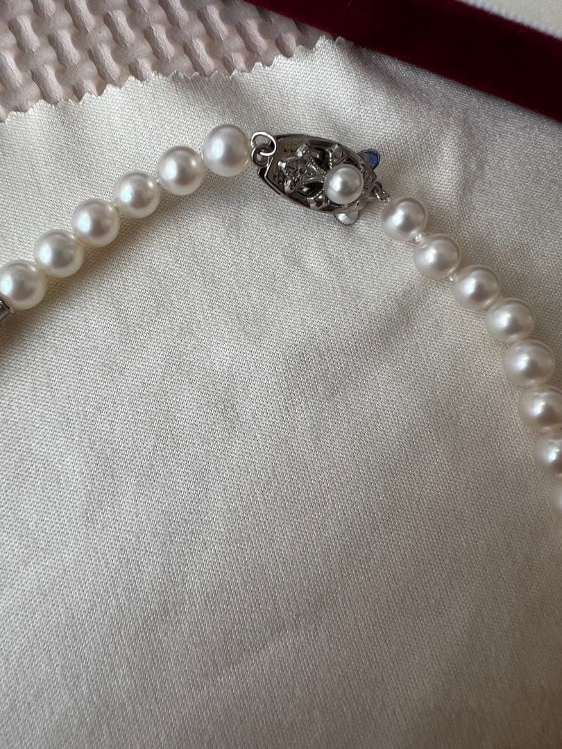 Mikimoto Pearl Island necklace featuring 5mm Akoya pearls on a 40cm strand with accessory case