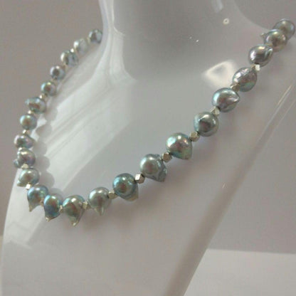 Uwa Jem Orchid natural gray pearl necklace with horns and Carence silver, 8.5mm pearls, 43+5 cm length