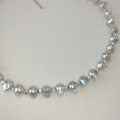 Uwa Jem Orchid natural gray pearl necklace with horns and Carence silver, 8.5mm pearls, 43+5 cm length