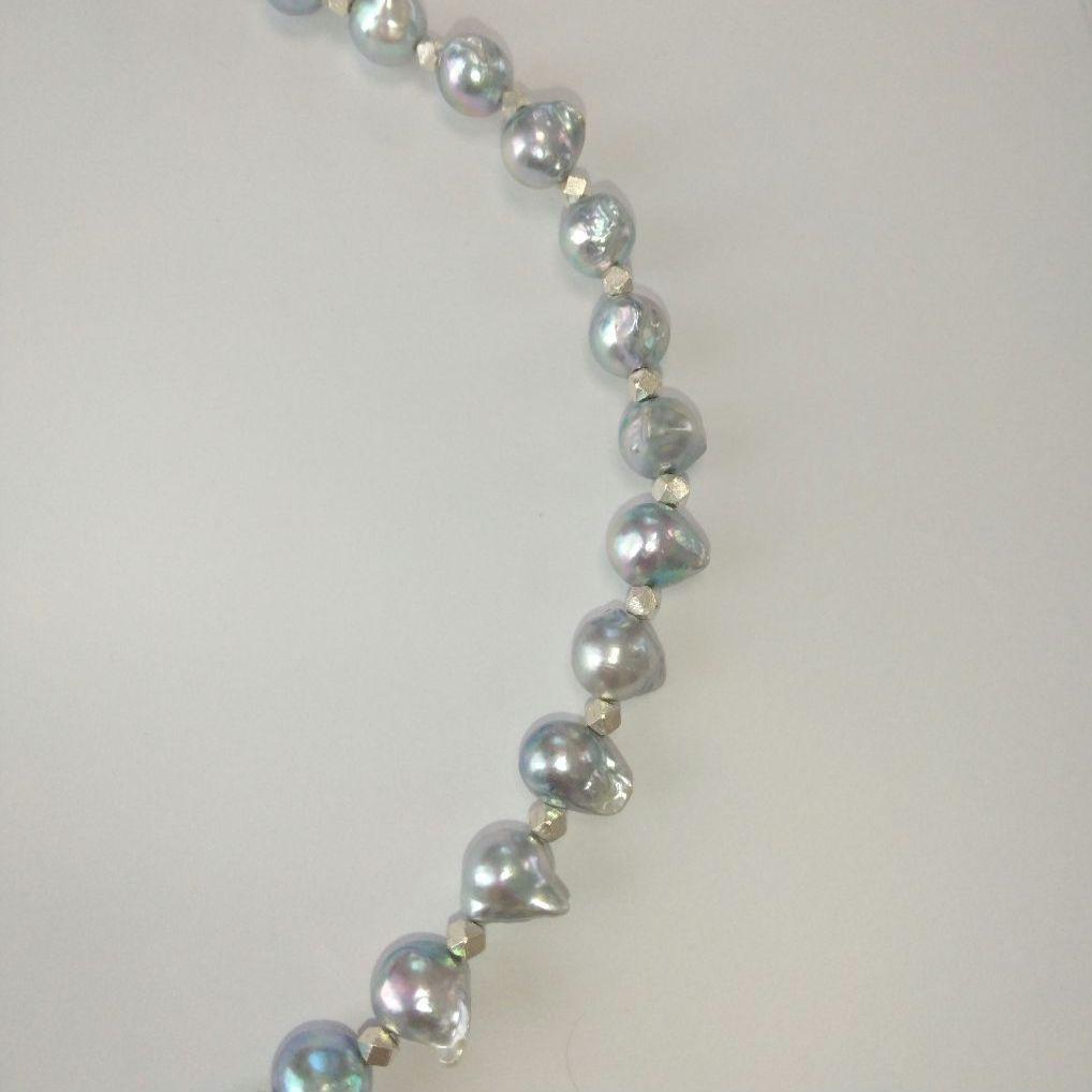 Uwa Jem Orchid natural gray pearl necklace with horns and Carence silver, 8.5mm pearls, 43+5 cm length