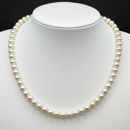 Aqoya Pearl Hanadama necklace with white pearls sized 6.5-7mm and silver clasp