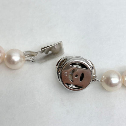 Tasaki pearl necklace with 7.5-8.0mm pearls on a 42cm silver chain with guarantee tag
