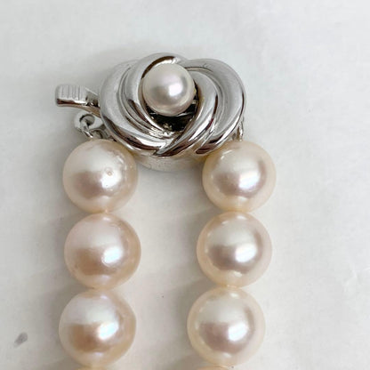 Tasaki pearl necklace with 7.5-8.0mm pearls on a 42cm silver chain with guarantee tag
