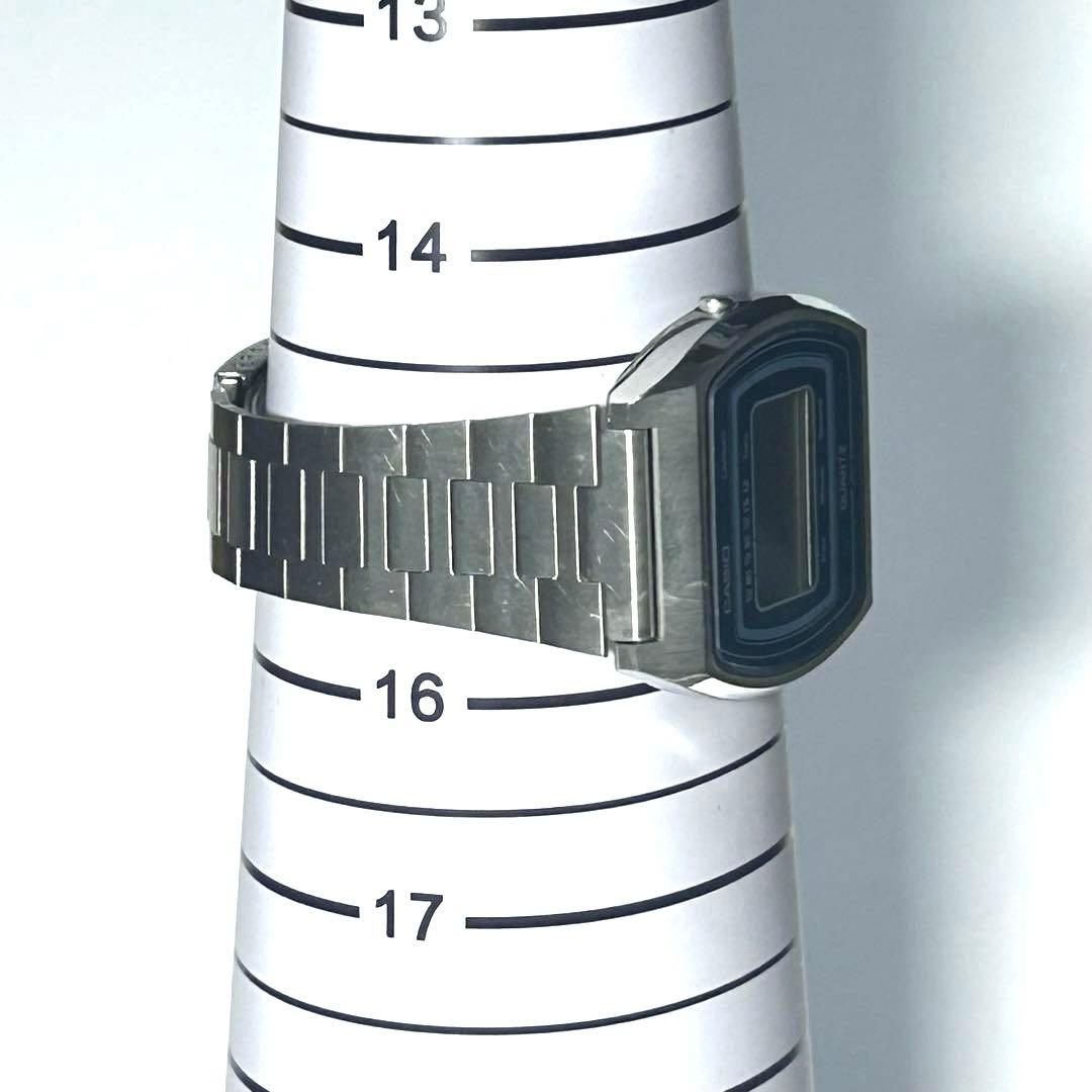 CASIO B811 Quartz Men's Watch — Japanese