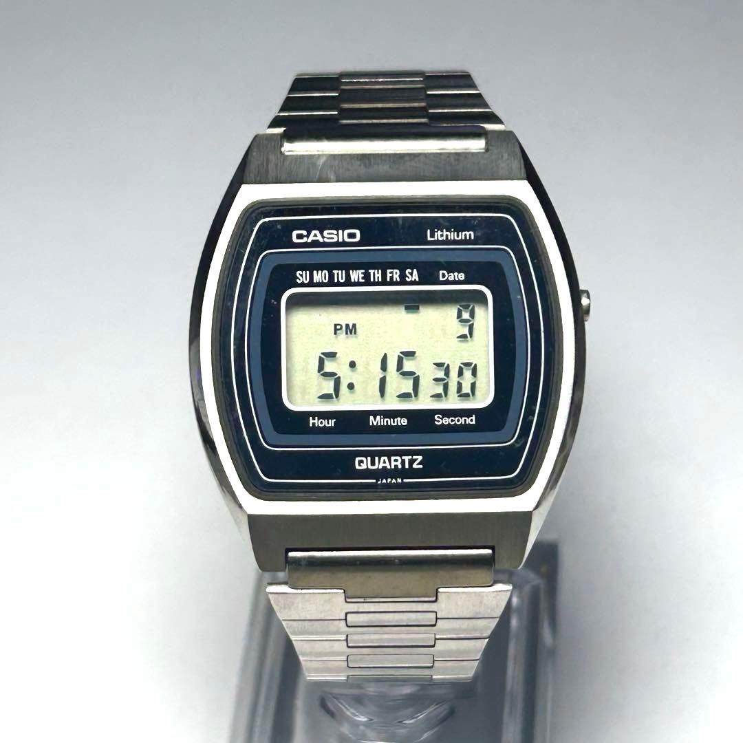 CASIO B811 Quartz Men's Watch — Japanese
