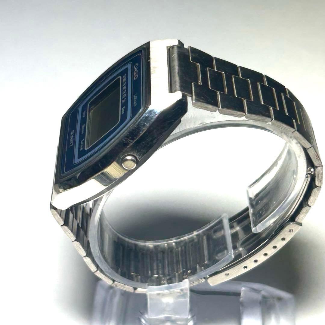 CASIO B811 Quartz Men's Watch — Japanese
