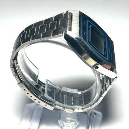 CASIO B811 Quartz Men's Watch — Japanese