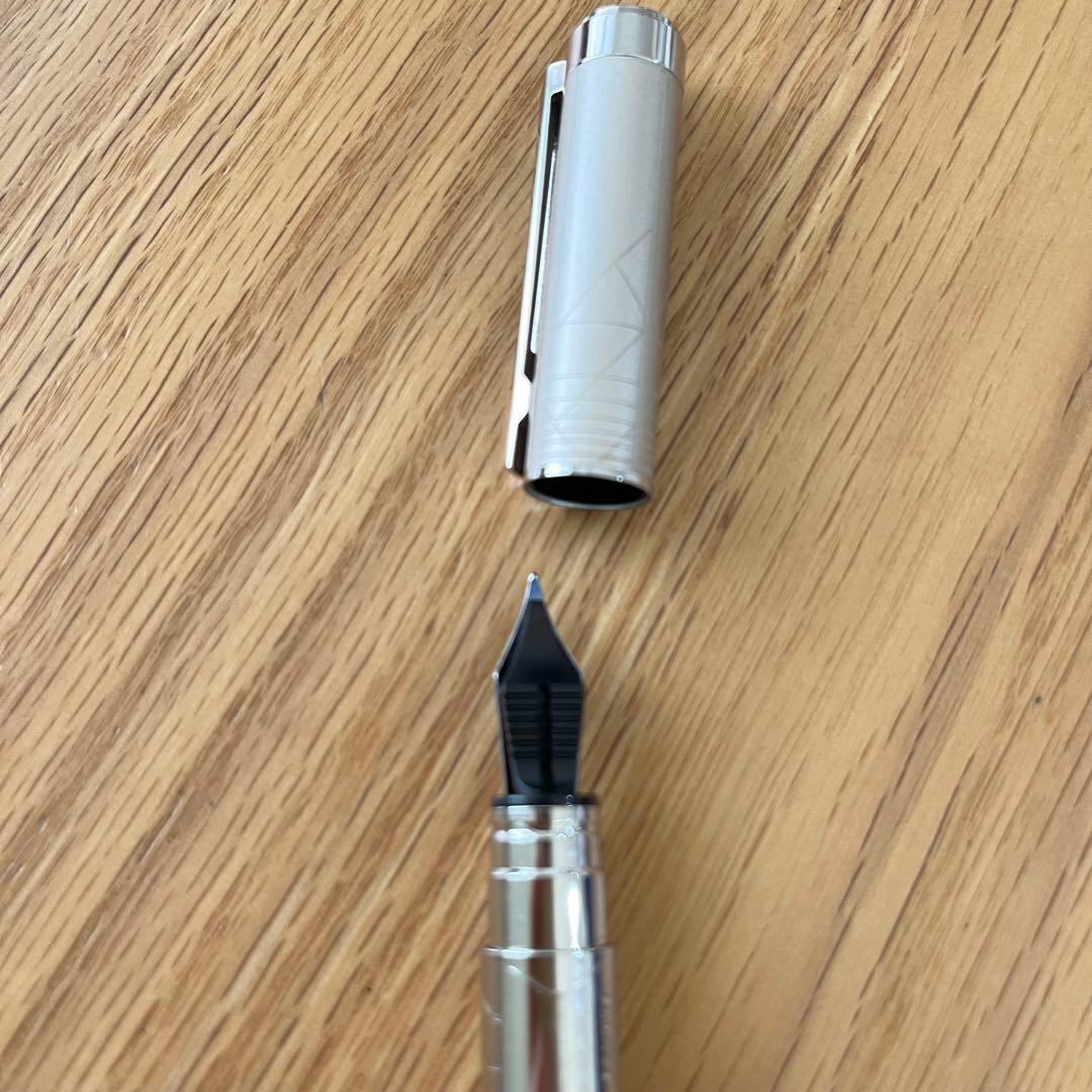 Waterman Perspective Fountain Pen in Champagne CT finish with stainless steel fine nib and France engraving