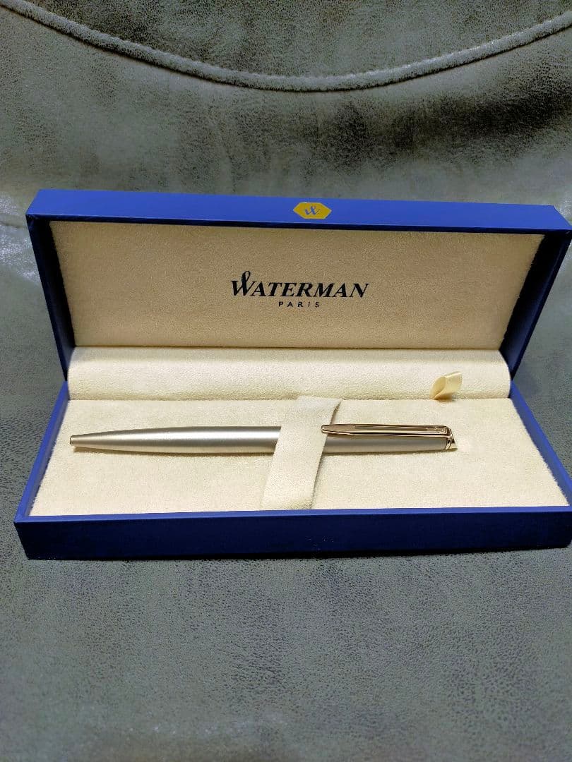 WATERMAN Metropolitan ES Satin CT ballpoint pen in silver with metal body and included refill core and case
