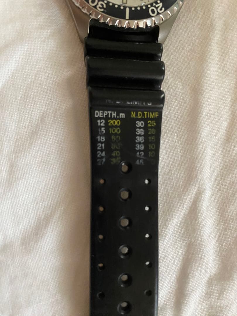 Citizen Titanium Air Diver 200M Quartz Men's Watch — Japanese