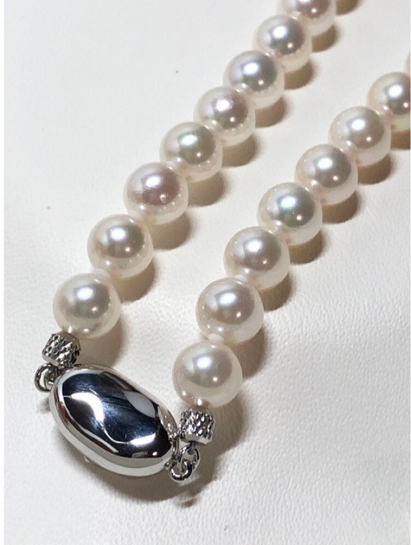Jewelry Mak Akoya Pearl Necklace featuring white round pearls sized 7.0-7.5 mm on a 42 cm strand