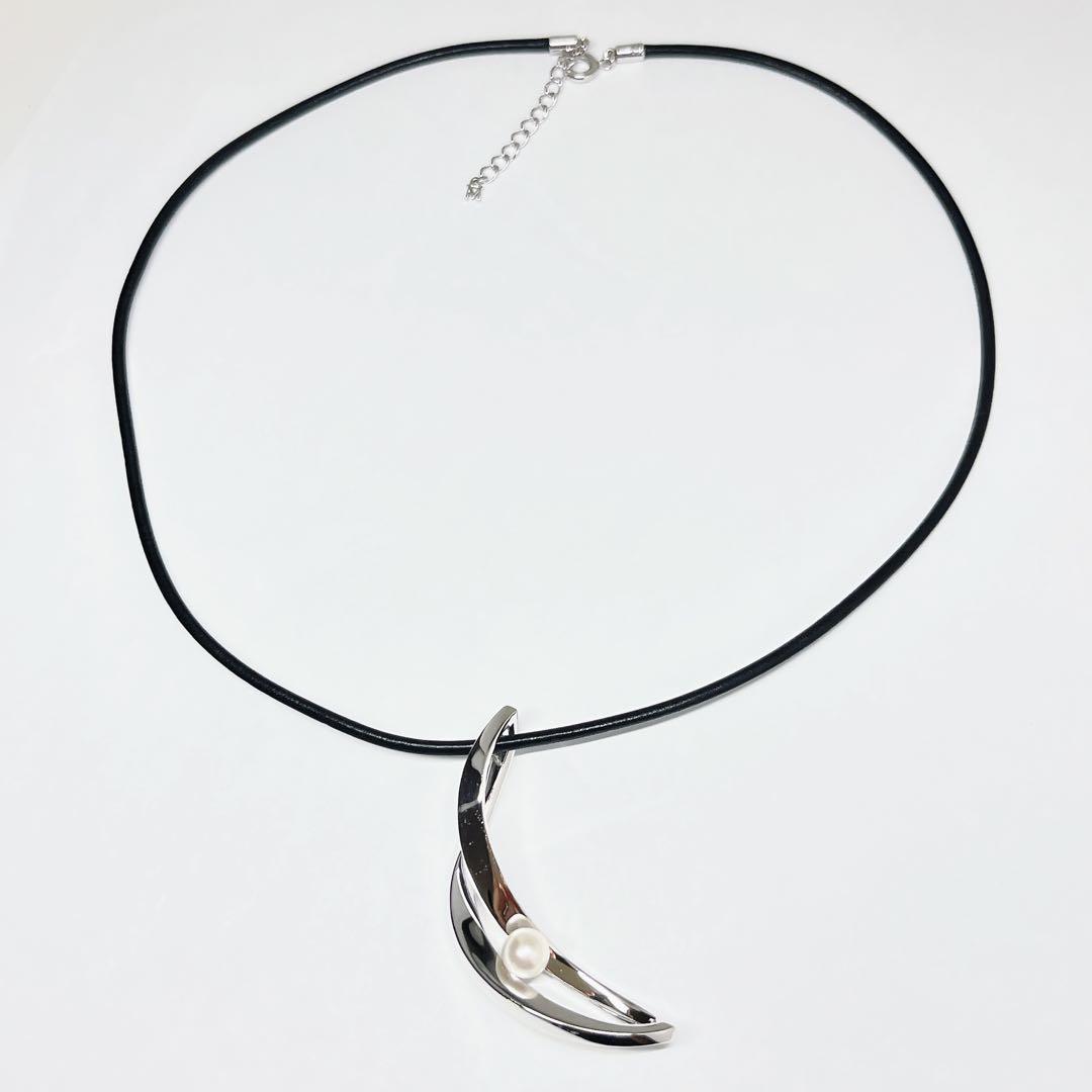 MIKIMOTO pearl necklace choker with 6.2mm pearls and sterling silver M charm on a 43.5cm adjustable chain