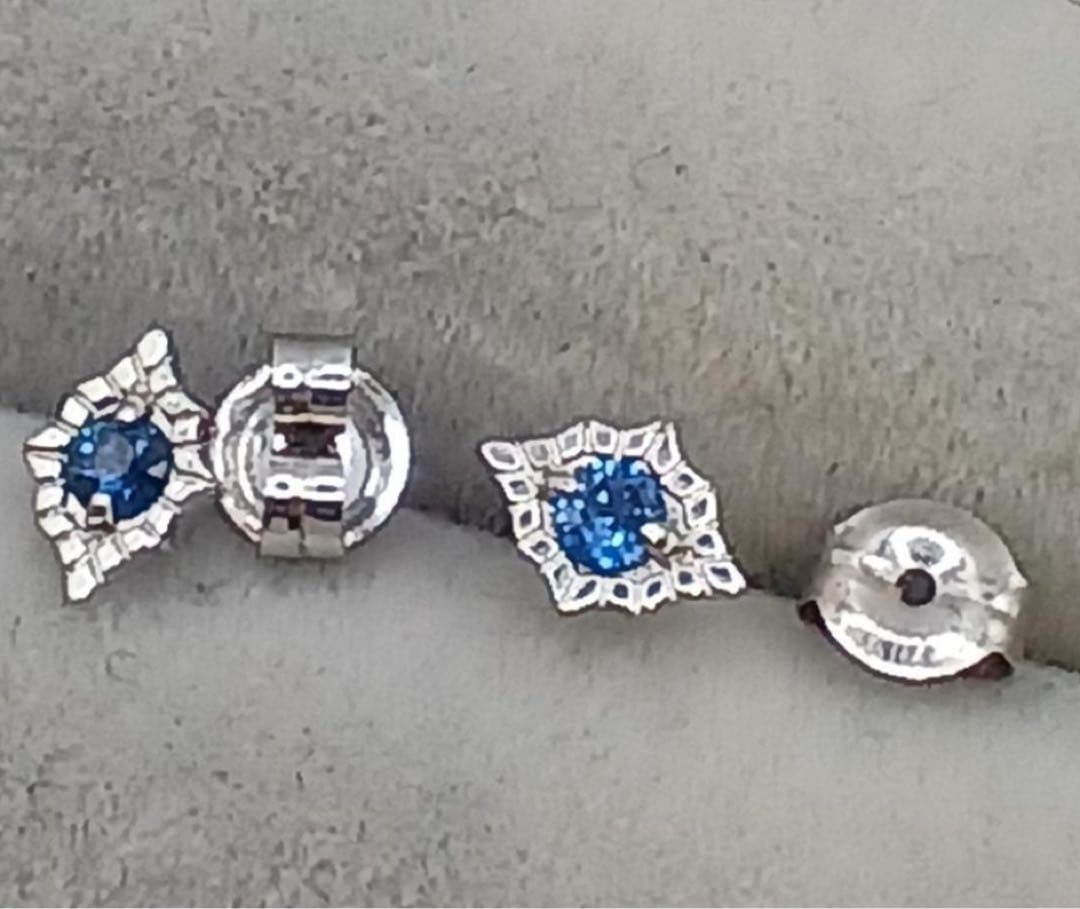 Agete K10WG necklace and earring set featuring blue stones with 40 cm necklace length