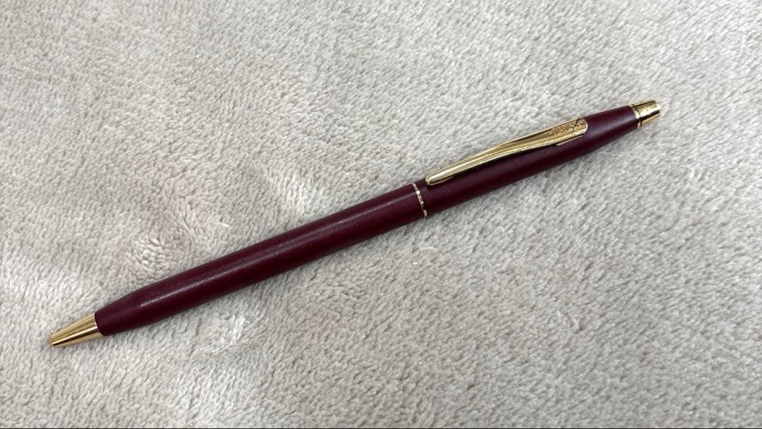 Kuro Classic Century slim ballpoint pen by CROSS in burgundy with gold-plated trim and conical tip