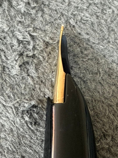 Pilot Elite 14K gold fountain pen from 1978 with extra fine nib and engraved SH13 cap underneath