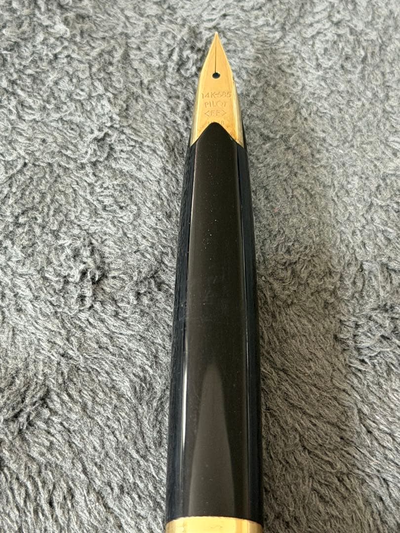 Pilot Elite 14K gold fountain pen from 1978 with extra fine nib and engraved SH13 cap underneath